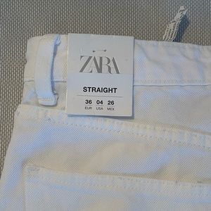NWT Zara Mid Rise Straight Jeans